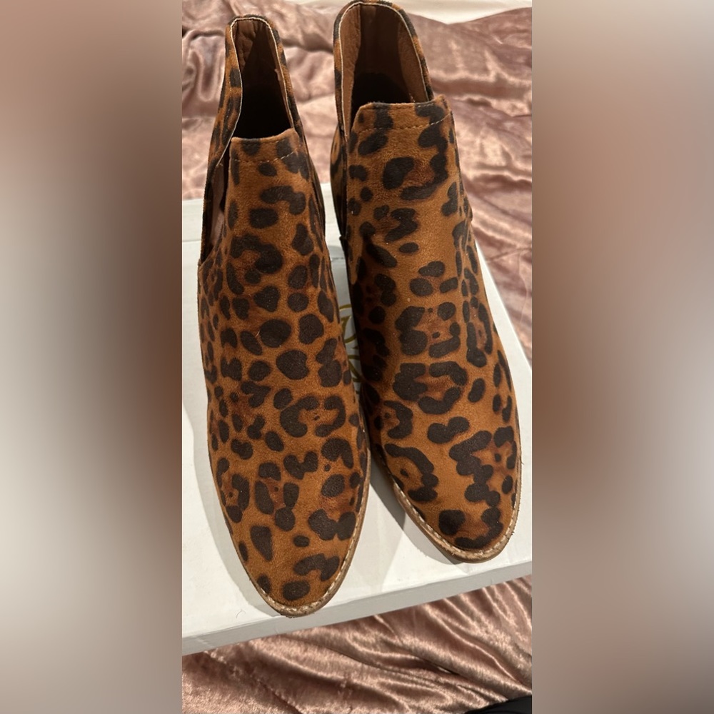 Ankle boots. Cheetah print. In great condition